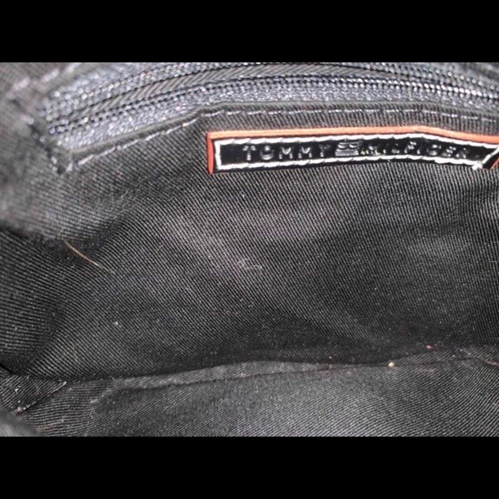 Tommy Hilfiger Small Clutch Purse - Picture 4 of 9